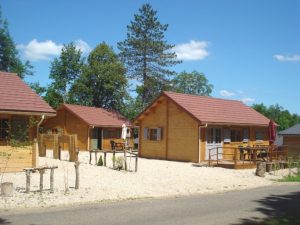 Cabanes été 123-jura.com